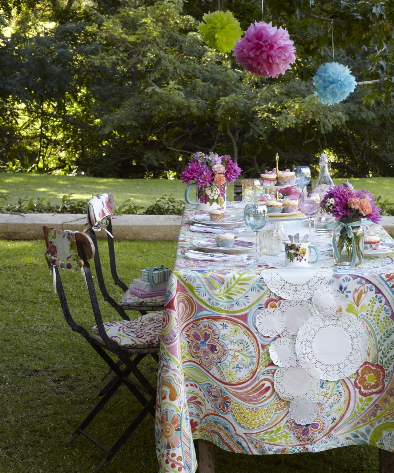How to throw a garden tea party: simple solutions for a fun get-together