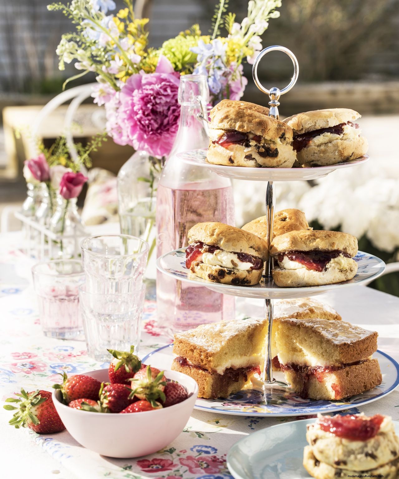 How to throw a garden tea party: simple solutions for a fun get-together