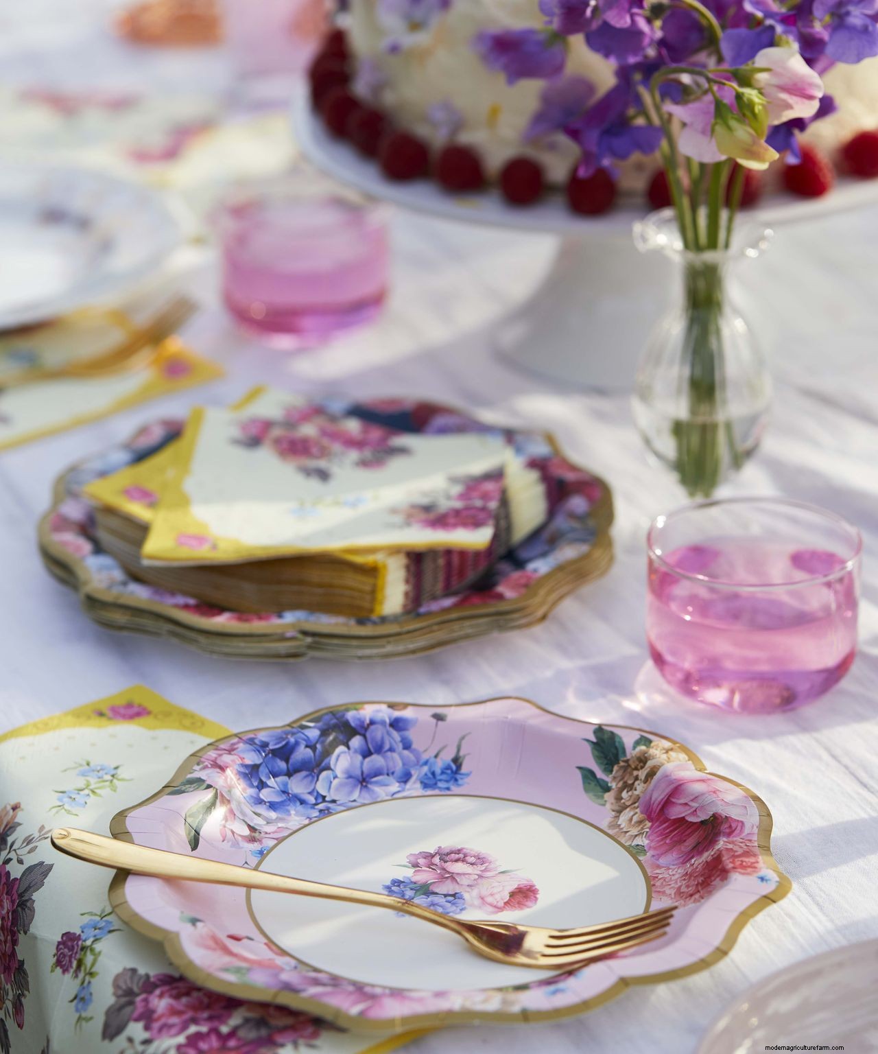 How to throw a garden tea party: simple solutions for a fun get-together