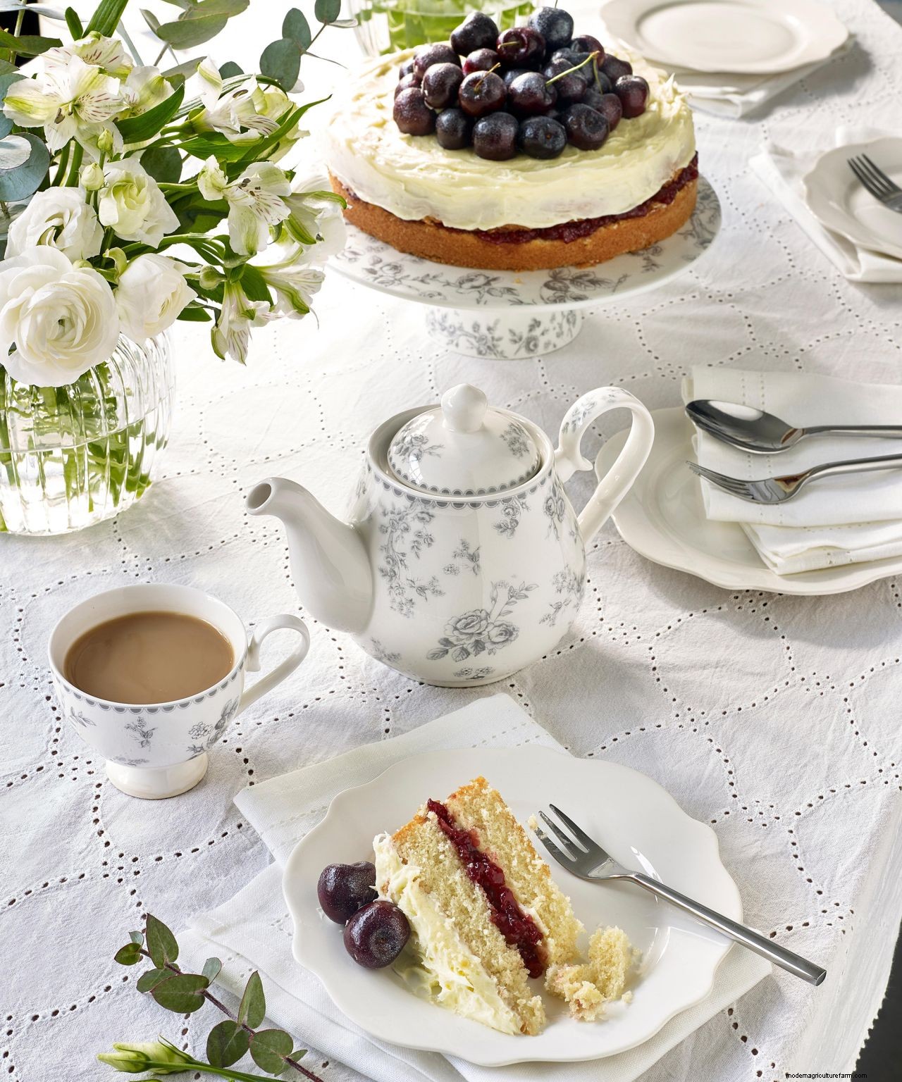 How to throw a garden tea party: simple solutions for a fun get-together