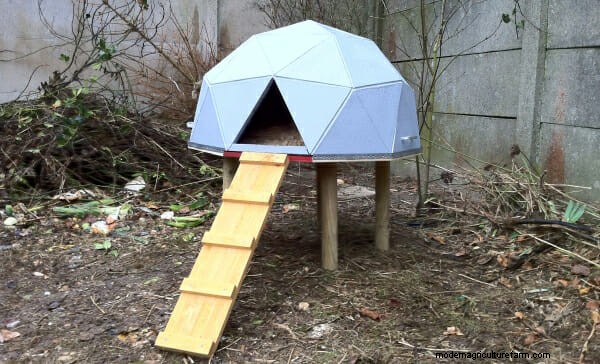 Putting the “Chic” in Chicken: 6 Modernist Coops