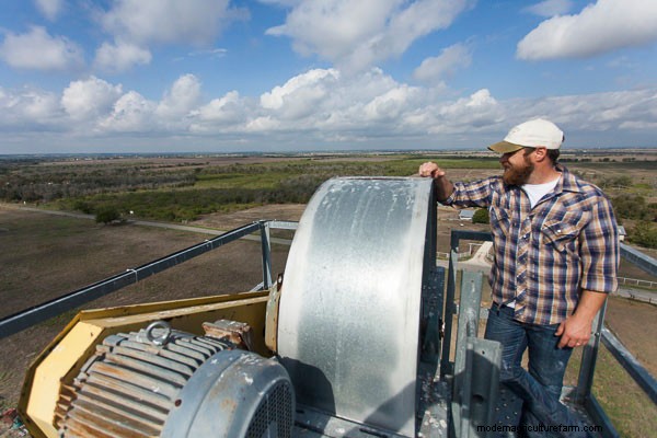 Why It’s So Freaking Difficult for Farmers to Source Organic Feed