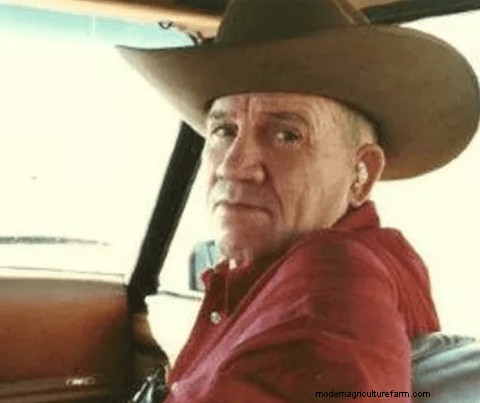 This Regenerative Rancher Manages for Grass