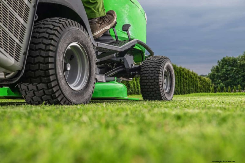 How To Install Mulching Blades On Craftsman Riding Mower?