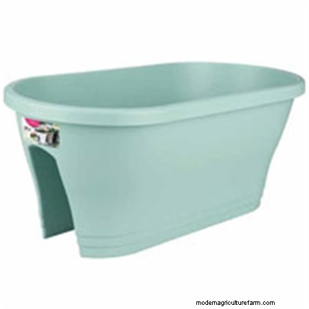 10 Awesome Balcony Garden Containers