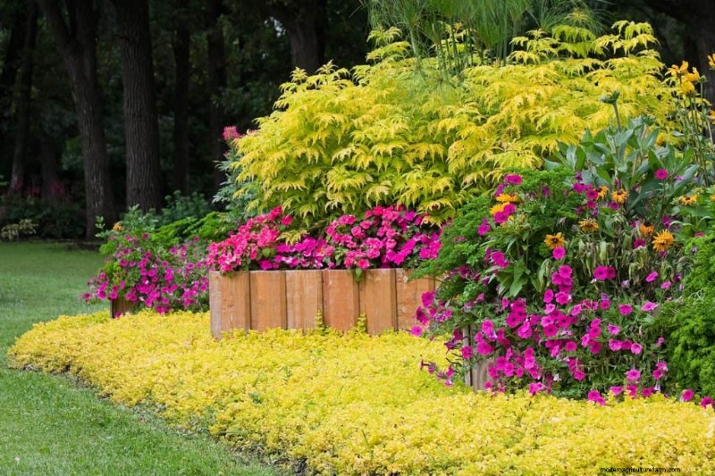 How Far Apart Should Retaining Wall Posts Be?