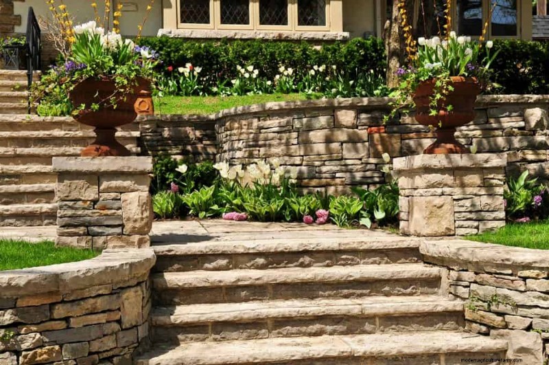 How Far Apart Should Retaining Wall Posts Be?