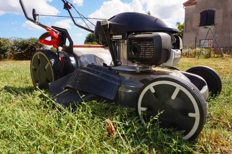 Craftsman Vs Honda Vs Toro Lawn Mower: Which To Choose?