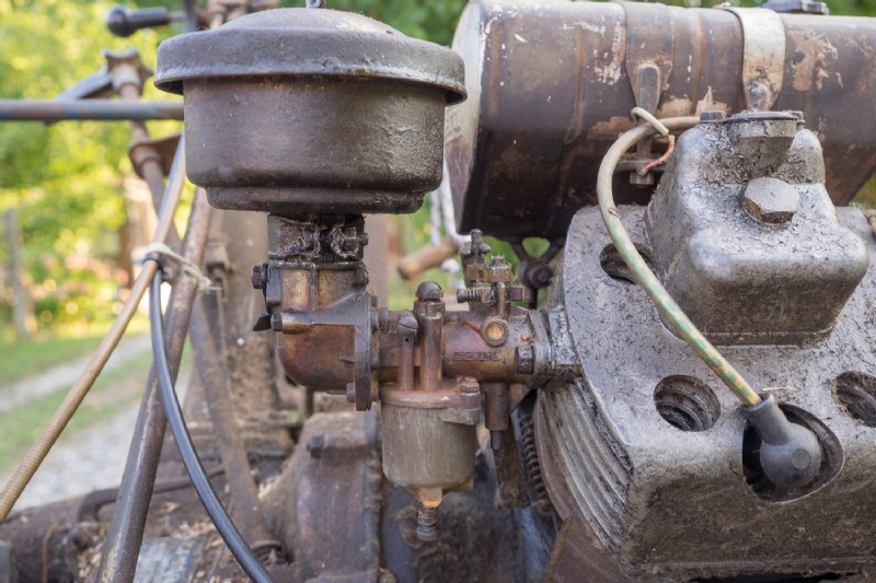 Oil In Lawn Mower Carburetor – What To Do?