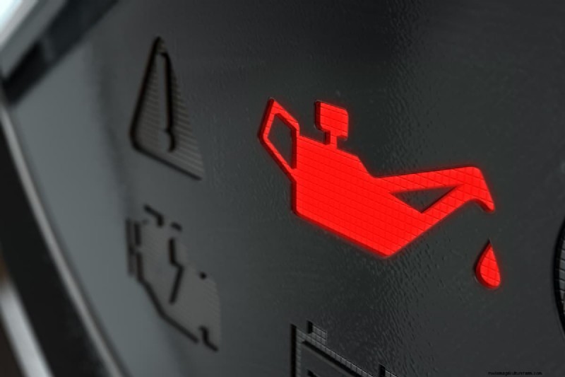 Cub Cadet Blinking Oil Light – Why And What To Do?