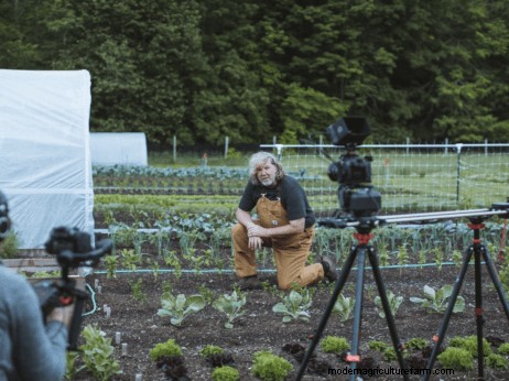 Empowering Small Farmers: The Rise of On-Farm Toolmaking
