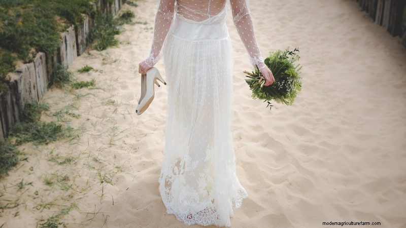 Unique DIY Bridal Bouquet: Vegetable & Herb Arrangements