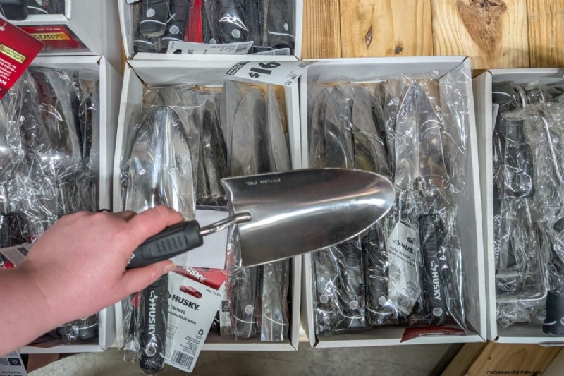Avoid These Common Mistakes at Your Local Garden Center