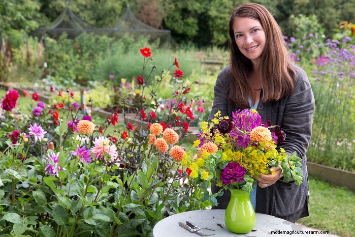 Gardeners World Presenters: A Look at the Iconic Hosts