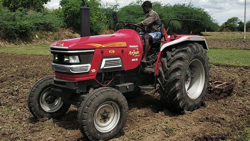 Kubota vs. Mahindra Tractors: A Comprehensive Comparison
