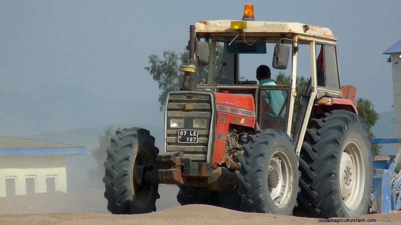 Massey Ferguson Tractors: A Comprehensive Review & Reliability Analysis