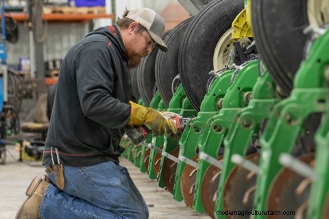 Maximize Farm Efficiency: Equipment Upgrades for Peak Performance