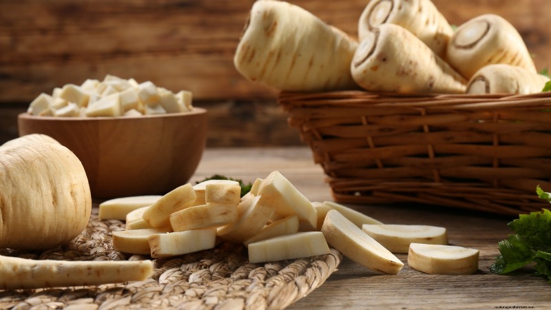 When to Harvest Parsnips: 5 Signs of Peak Flavor