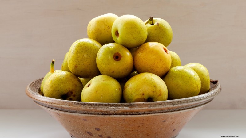 Best Pear Tree Varieties for Home Orchards: A Comprehensive Guide