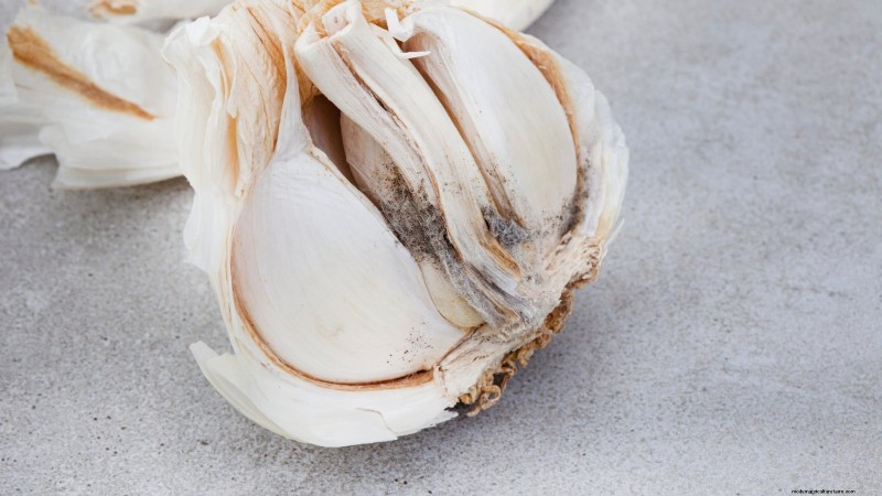 Chesnok Red Garlic: Planting, Growing & Care Guide | [Your Brand]