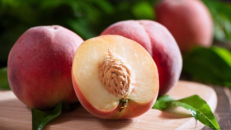 Freestone vs. Clingstone Peaches: A Comprehensive Guide