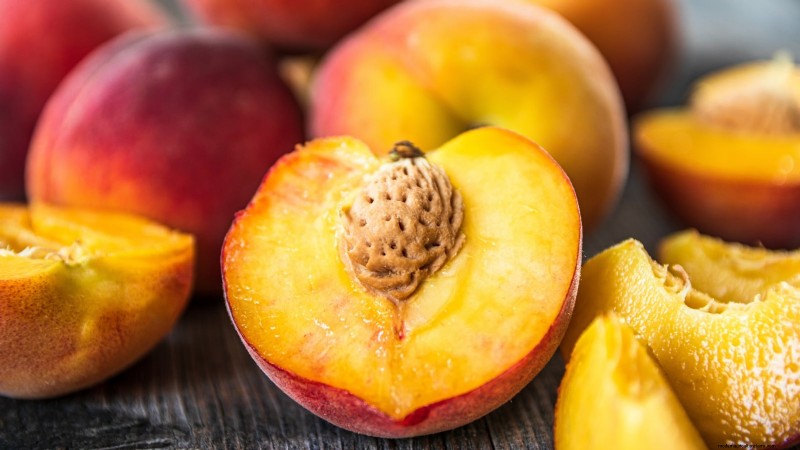 Freestone vs. Clingstone Peaches: A Comprehensive Guide