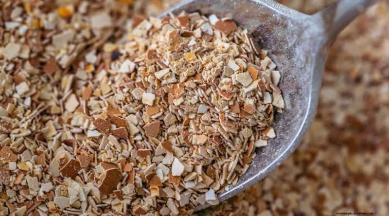 Eggshells for Tomato Plants: Benefits & Better Alternatives
