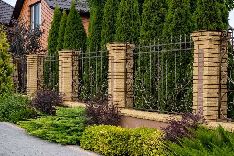 HOA Garden Rules: 15 Features That Often Violate Regulations