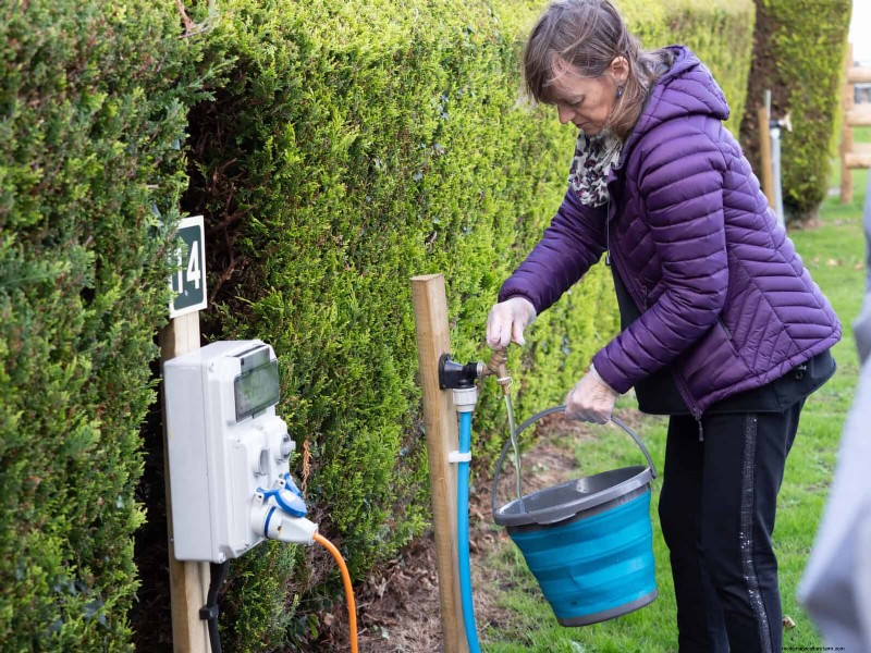 Master Plant Watering: 15 Common Mistakes & How to Fix Them