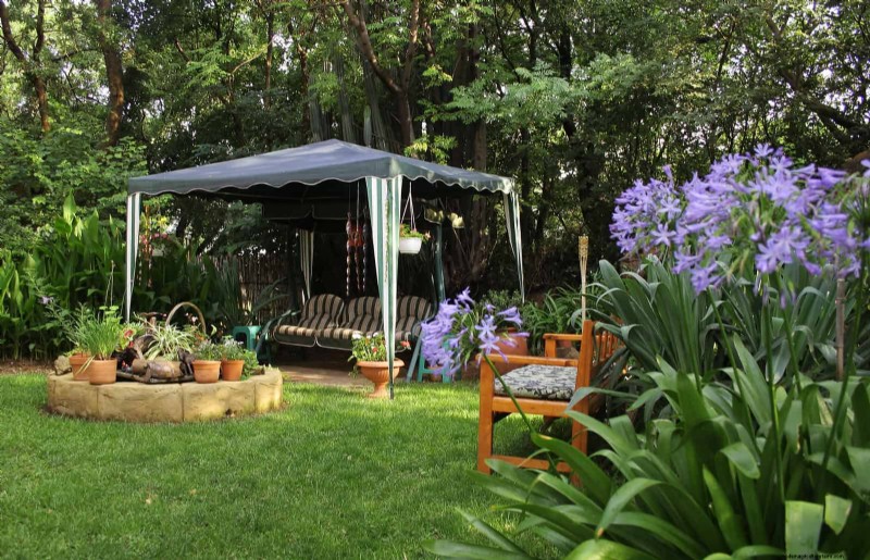 Easy Summer Gardening & Landscaping: 21 Low-Effort Projects