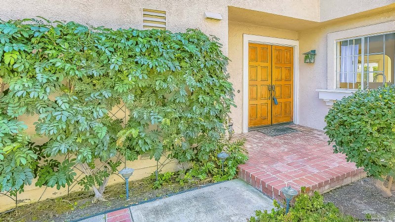 16 Common Front Walkway Mistakes & How to Fix Them