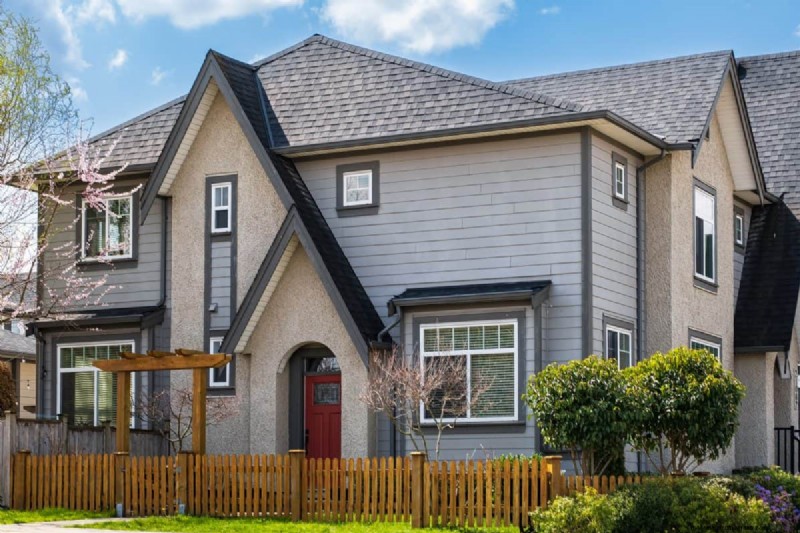 Blocking Neighbor Views with Landscaping: Legal Rights & Best Practices