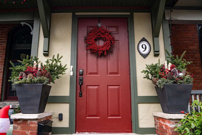 30 Simple & Affordable Landscaping Ideas to Enhance Curb Appeal
