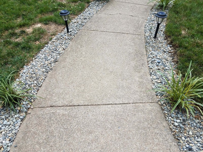 30 Simple & Affordable Landscaping Ideas to Enhance Curb Appeal