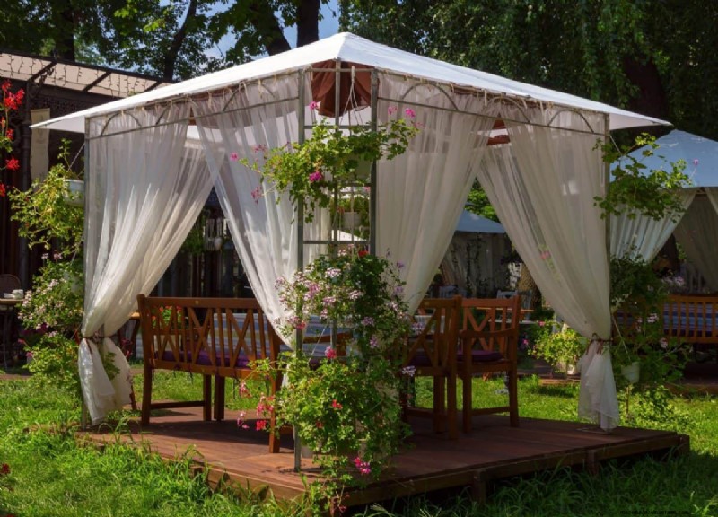 Backyard Privacy: 30 Ideas for a Tranquil Outdoor Space