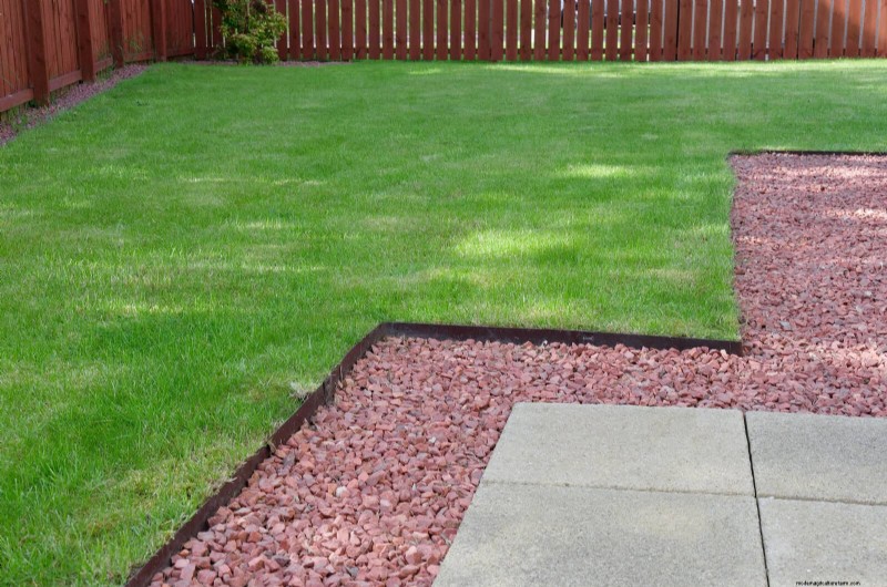 Best Border Ideas for Walkways & Garden Edges | Depositphotos