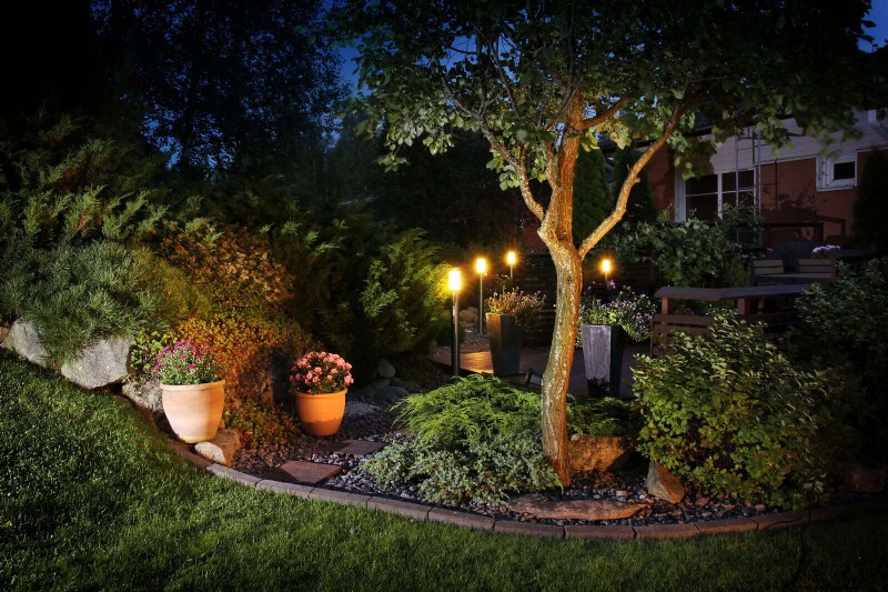 Transform Your Yard: 30 Simple Landscaping Ideas for BBQ Season
