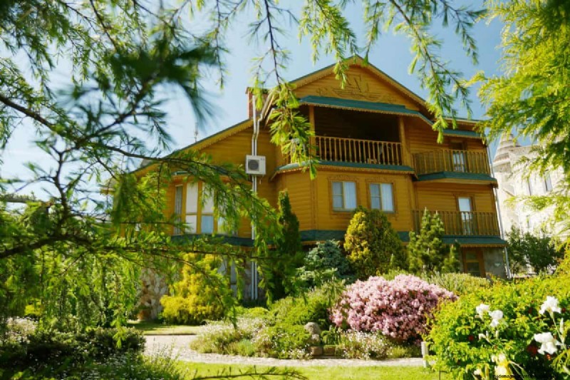 Fire-Safe Landscaping: 25 Risk Factors to Consider