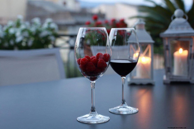 Outdoor Lighting Ideas: Transform Your Garden After Dark | Depositphotos