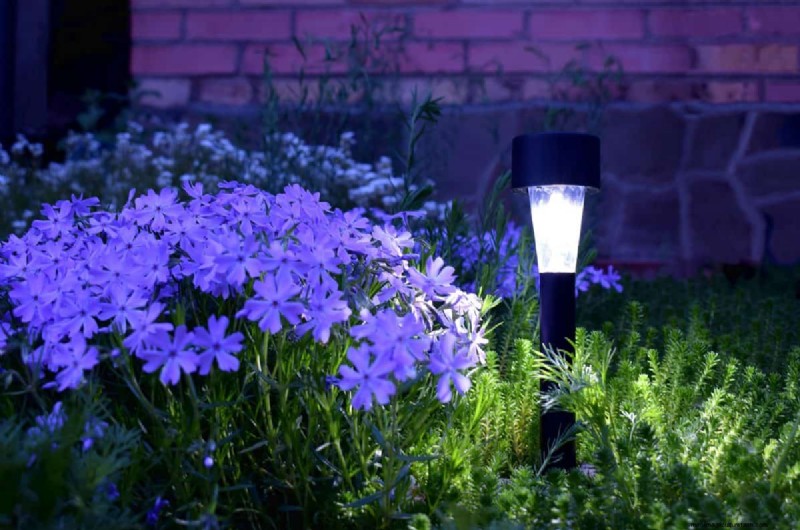 Outdoor Lighting Ideas: Transform Your Garden After Dark | Depositphotos