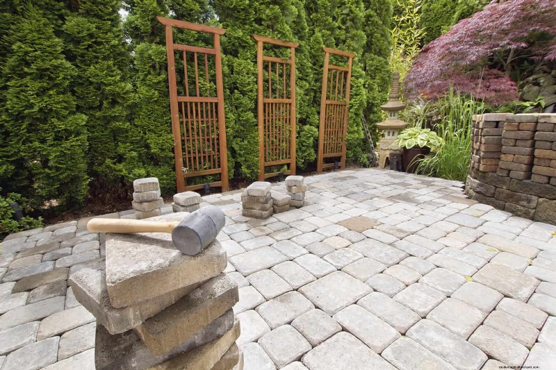 Enhance Your Outdoor Space: Smart Trellis Ideas for Privacy & Style