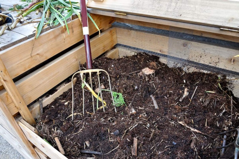 Winter Composting: 6 Expert Tips for Soil Enrichment