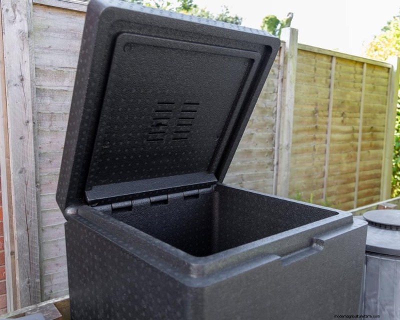 Winter Composting: 6 Expert Tips for Soil Enrichment