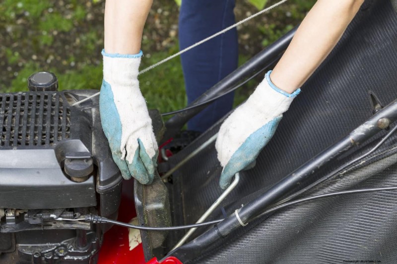 Ryobi Grass Bag Installation: Simple Guide for Clean Lawn Mowing
