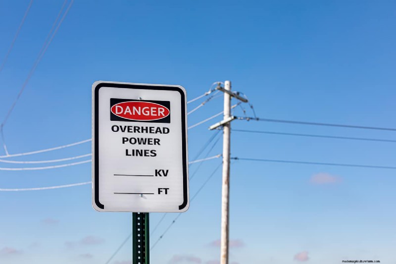 Aluminum Ladders and Lightning Safety: Risks & Precautions