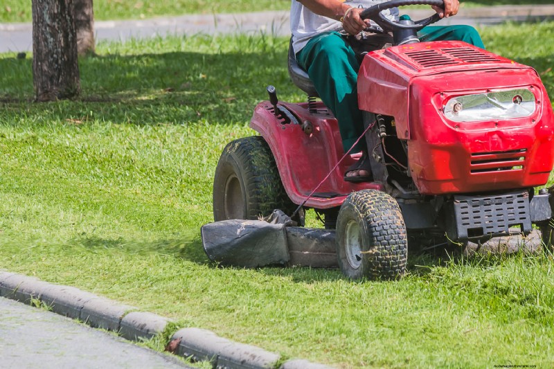 Toro Mower Grinding Noise: Causes & Solutions - Expert Guide