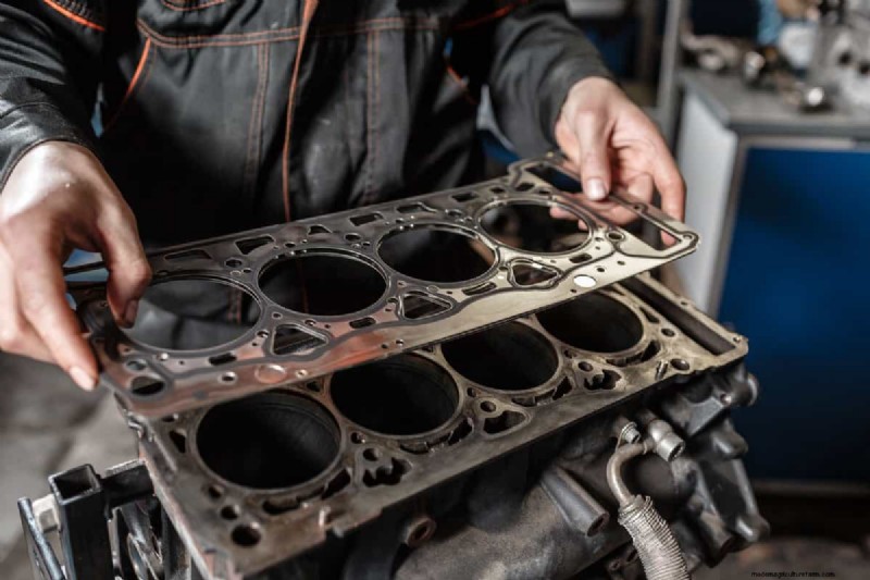 Lawn Mower Head Gasket Failure: Causes, Symptoms & Repair Tips
