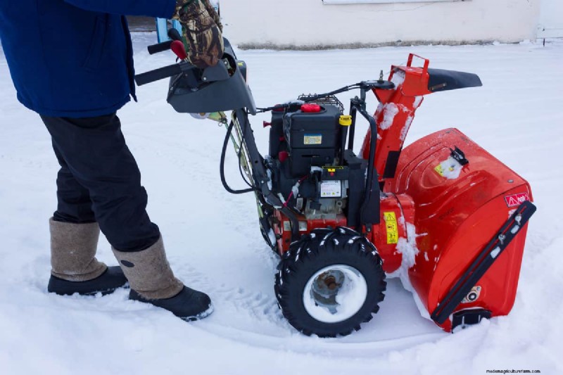 Cub Cadet vs. Husqvarna Snow Blowers: A Comprehensive Comparison