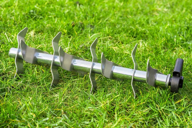 Lawn Aerator Clogging: Causes, Solutions & Prevention