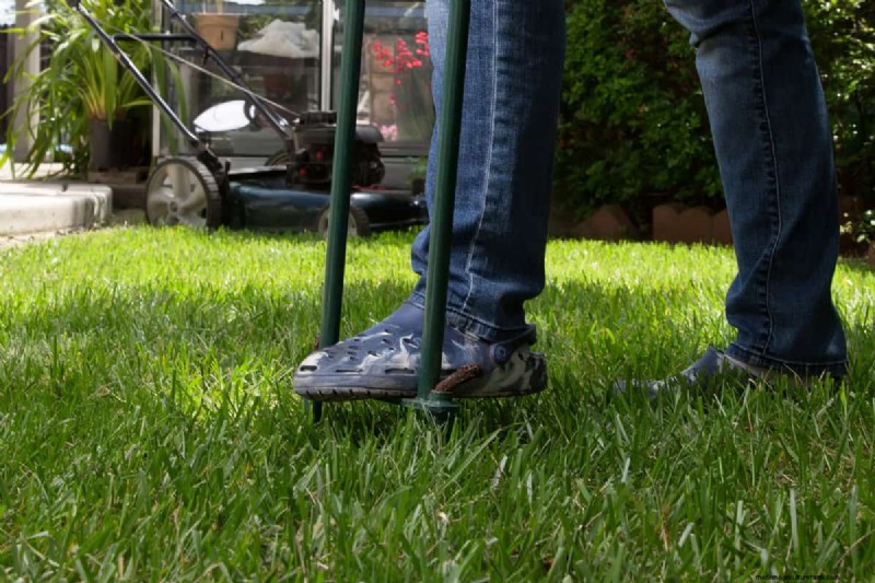 Lawn Aerator Clogging: Causes, Solutions & Prevention